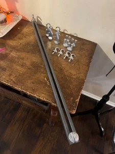 Gancho para colgar de madera para estante de cocina Taylor & NG de aluminio fundido Taiwán - Imagen 1 de 6