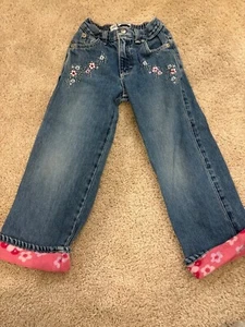 OshKosh BGosh Girls Embroidered Floral Jeans With Pink Fleece Cuff Kids Size 5 - Picture 1 of 11