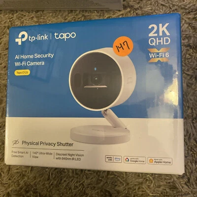 NEW ⭐ TP-Link - Tapo Indoor 2K Wi-Fi Security Plug-In Camera w/ Privacy Shutter - Image 1 of 4