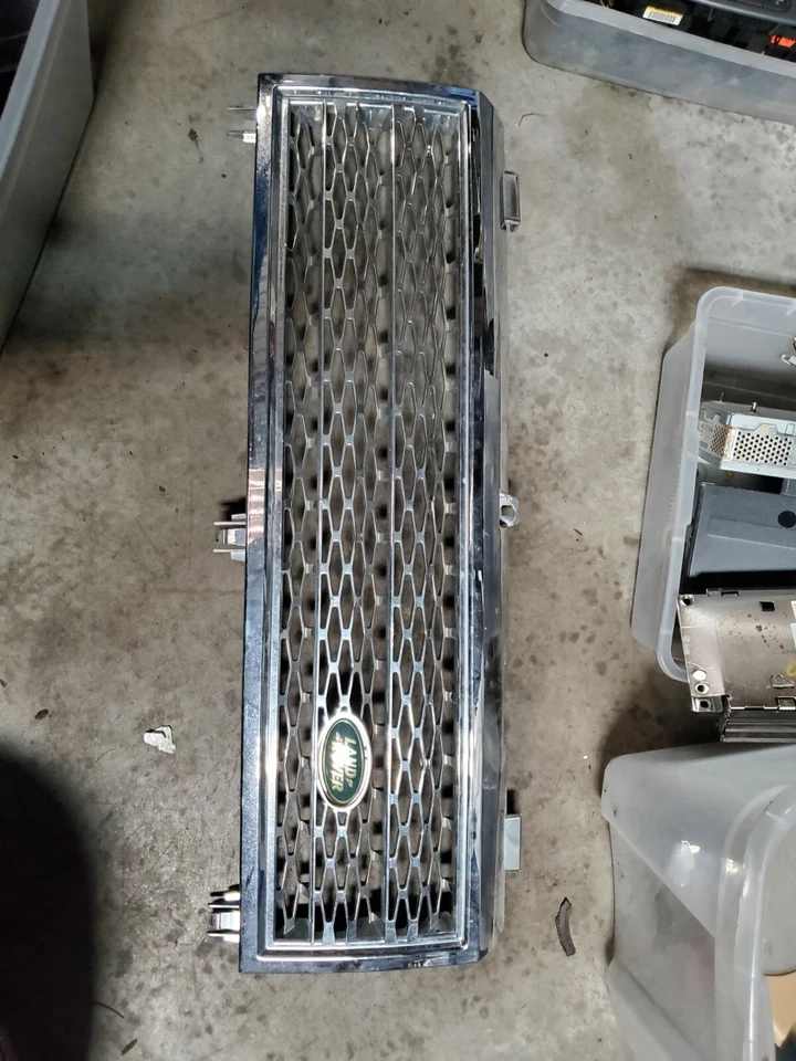 2002 2003 2004 LAND ROVER RANGE ROVER GRILLE - Image 1 of 3