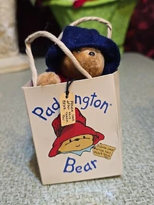 Eden Toys Paddington Bär in einer Tasche roter Hut und Stiefel 1987 5 Zoll Vintage. - Bild 1 von 13