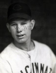 Vintage Photo 21 - Cincinnati Reds - Jodie Beeler - Picture 1 of 2