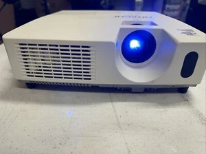 Hitachi CP-X2510 3LCD XGA 2600 Lumens Projector 500-2300 Lamp Hours TESTED - Picture 1 of 6