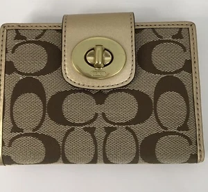 Coach Portafoglio Bifold Beige Bordo Oro Donna Nuovi Regali Occasioni Speciali Birthda - Foto 1 di 8