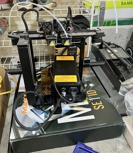 Imprimante 3D MakerGear M3-ID (légèrement utilisée) - Photo 1/1