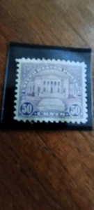US Scott #570 VF+ Mint NH OG 1922 50c Amphitheatre - Picture 1 of 2
