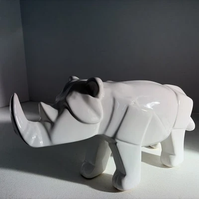 Estatua escultura artística de rinoceronte de cerámica blanca abstracta estilo moderno de mediados de siglo Foto 1 de 4