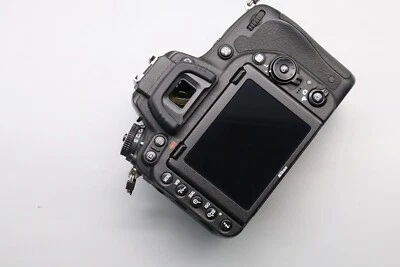 Nikon D750 24.3MP Digital SLR Camera - shutter count :9.646,duty-free in the USA - Image 1 of 4