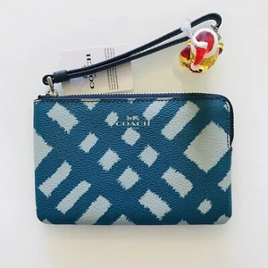 CORNER ZIP WRISTLET WITH WILD PLAID PRINT (COACH F23715) - Picture 1 of 3