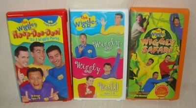 The Wiggles  VHS LOT of 3 Hoop dee doo, Wiggly wiggly wiggly  &  Wiggly Safari - Image 1 of 2