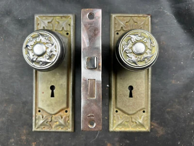 Penn Hardware 1915 Gerard / Aladdin Door Knobs & Plates Passage Set E-13770 - Image 1 of 3