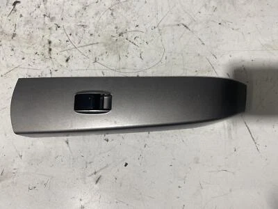 Toyota Prius Left Front Window Switch NHW20 10/2003-05/2009 - image 1 of 4