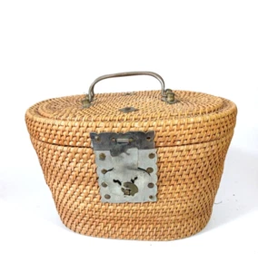 Vintage Chinese Wicker Rattan Woven Basket Handled Storage Box Fish shaped hook - Picture 1 of 11
