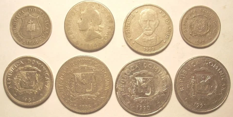 8 coin lot Dominican Republic 1888 - 1991 Silver 5 Centavos with 10, 25 Centavos Cover