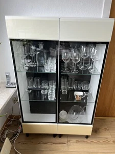 Zwei elegante Vitrinen - Bild 1 von 1