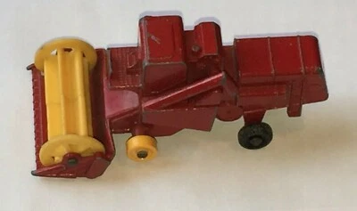 MATCHBOX LESNEY Claas Combine Harvester Farm, Series 65 Yellow Hubs England 1969 - Image 1 of 4