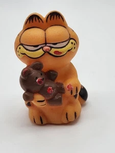 Vintage 1980's Garfield & Pooky Rubber Cake Pencil Topper PVC Toy Figure - Picture 1 of 4