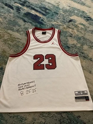 Camiseta de verano Nike Air Jordan Essentials blanca roja y negra para hombre talla XL nueva sin etiquetas Foto 1 de 4