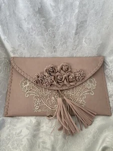 Charming Charlie Mauve Lace & 3D Flowers Clutch /Shoulderbag Handbag New - Picture 1 of 8