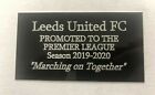 Leeds United LUFC gefördertes TÜV - 130x70 mm gravierte Plakette für signierte Displays