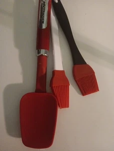 KitchenAid 12.5" Long Scraper Spatula Red Silicone Heat Resistant With 2 Basters - Picture 1 of 4