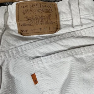 VINTAGE Levi 550 Orange Tab Jeans Herren 32x30 weiß Made in USA Vintage Denim - Bild 1 von 9