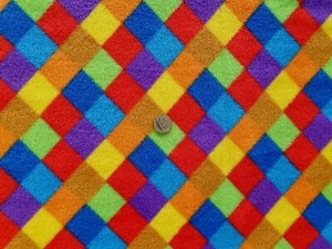  Antipil Polar fleece Fabric - Multicolour Harlequin Design - 1 Full Metre - Picture 1 of 2