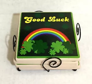 Set 4 Sottobicchieri in Pietra Assorbente Buona Fortuna 3 3/4" Quadrifoglio Arcobaleno con Supporto - Foto 1 di 7