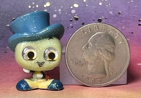 Disney DOORABLES JIMINY CRICKET #22 PINNOCHIO Ultra Rare ~ Series 1 Cover