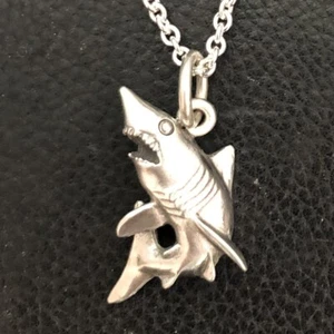 MJG STERLING SILVER. 3-D SHARK PENDANT-JAWS. MEG. + 2.8MM CABLE CHAIN - Picture 1 of 5