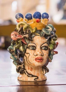 Vasi Testa di MEDUSA Ceramica Artigianale Siciliana Teste Mitologiche Porta Vaso - Imagen 1 de 9