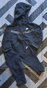 Nike Baby Boy 2 Piece Jogging Black Tracksuit Hoodie Pants Outfit 18 Months - Picture 1 of 1