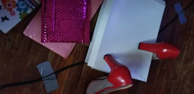 Tacones Altos Talla 11 J. Reneel Rojo Color Asistente con Deslizamiento Pionter De La Espalda  Foto 1 de 4