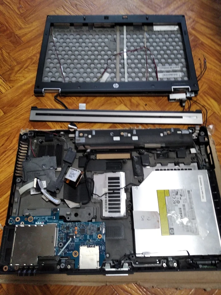 despiece completo portatil HP EliteBook 8440P - Imagen 1 de 1