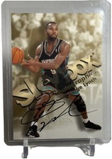 1998-99 SkyBox Premium Autographics George Lynch Auto Vancouver Grizzlies #NNO