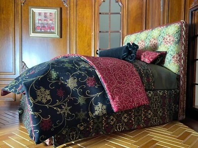 Cama escala 1:6 para Barbie, Mizi o Fashion Royalty con banco y ropa de cama a juego Foto 1 de 4