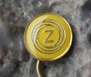 Antique CZ Weapons Pistols Rifles Gun Factory Czechoslovakia Yellow Pin Badge - Picture 1 of 3