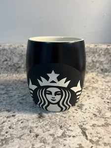 Starbucks Black Etched White Siren Mermaid Logo 2011 Ceramic Coffee Mug  16 Oz - Foto 1 di 6