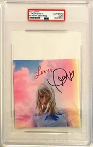 Taylor Swift Signed Lover CD Booklet Authentic RARE Auto PSA DNA Slabbed #1 - Picture 1 of 1