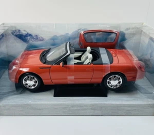 James Bond 007 Die Another Day 40th Anniversary Ford Thunderbird 1:18 Car - Picture 1 of 13