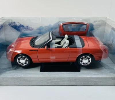 James Bond 007 Die Another Day 40th Anniversary Ford Thunderbird 1:18 Car - Image 1 of 4