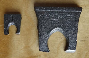 2x Eisenkeil Axtkeil Krallenkeil Hammerkeil Klauenbeil Bw Bundeswehr Gr. 1 und 7 - Bild 1 von 3