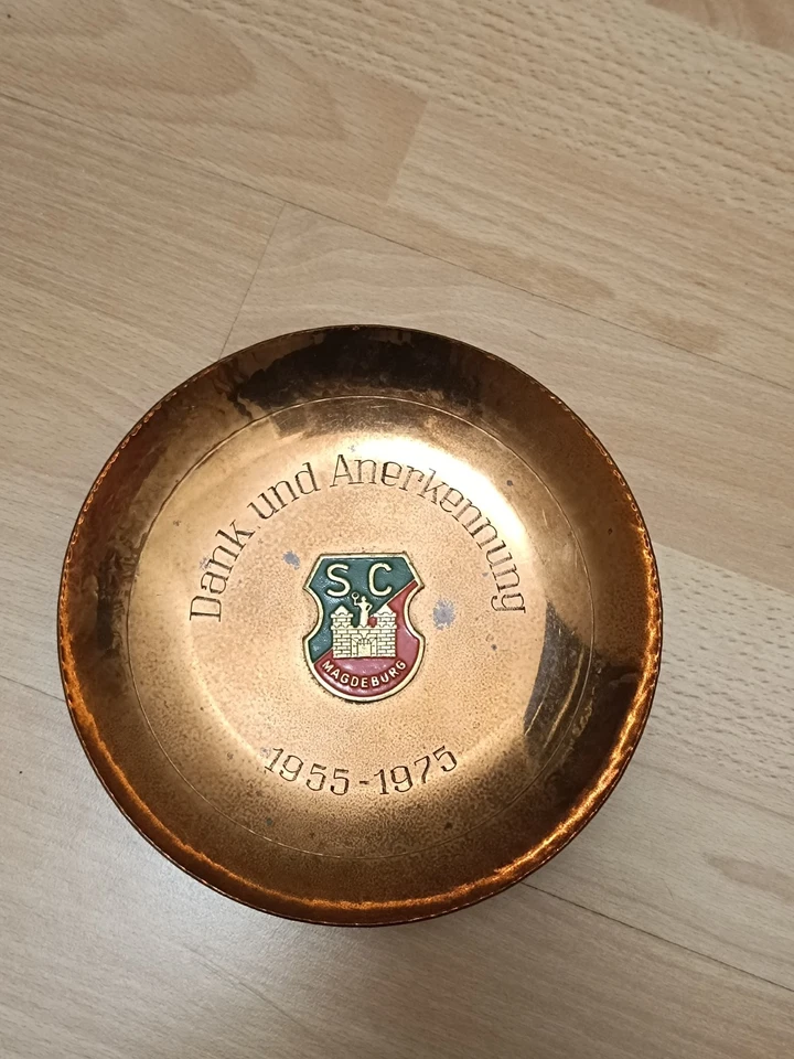 SC Magdeburg Handball 🤾‍♂️ Souvenir Schale Teller Sammler DDR Kupfer Selten - Bild 1 von 4