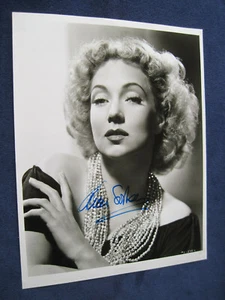 ORIGINAL B&W PHOTO SIGNED by Actress ANN SOTHERN - Picture 1 of 2
