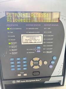 GE Multilin SR 750/ 750-P5-G5-D5-HI-A20-R-E Relè di gestione alimentatore con custodia - Foto 1 di 6