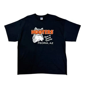 Vintage Hooters Graphic T-shirt ‘Delightfully Tacky, Yet Unrefined’ Size 2XL USA - Picture 1 of 7