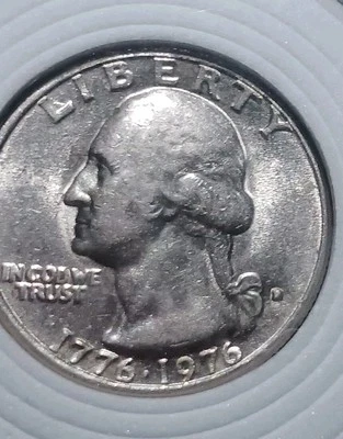 Bicentennial quarter 1776-1976  Filled In 'D' Mint Mark Error - 2101 - Image 1 of 4