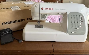 Singer Futura Quartet Fq-4 Sewing Embroidery Quilting Serger 4 N 1 Combo Machine - Picture 1 of 20