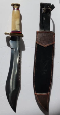 Cuchillo Bowie de Caza Pakistán Hecho con Mango de Hueso y Funda de Cuero Foto 1 de 4