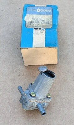 Válvula de control de emisiones Mopar/Rootes NOS 1971-72 Plymouth Cricket (solo carburador) Foto 1 de 2